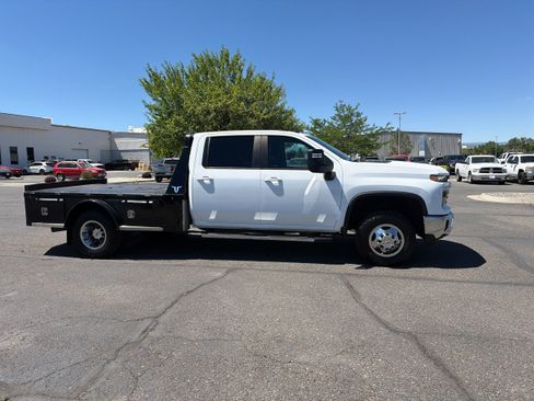 Used 2024 Chevrolet Silverado 3500 LT w/ Convenience Package AWD/4WD image 4