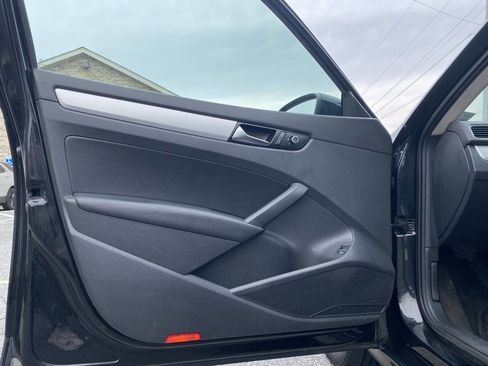 Used 2013 Volkswagen Passat 2.5 SE image 9