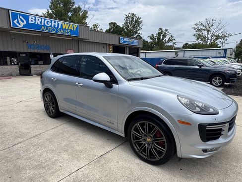 Used 2018 Porsche Cayenne GTS AWD/4WD image 4