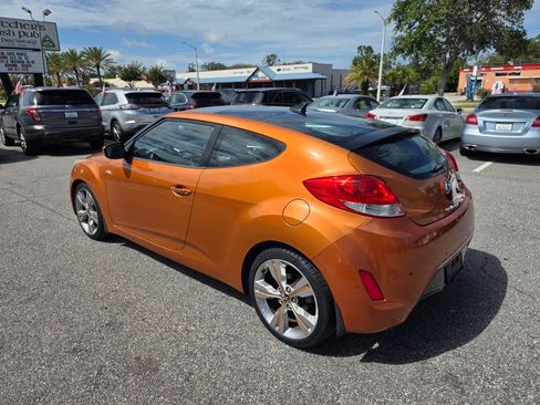 Used 2013 Hyundai Veloster w/ Tech Pkg FWD image 6