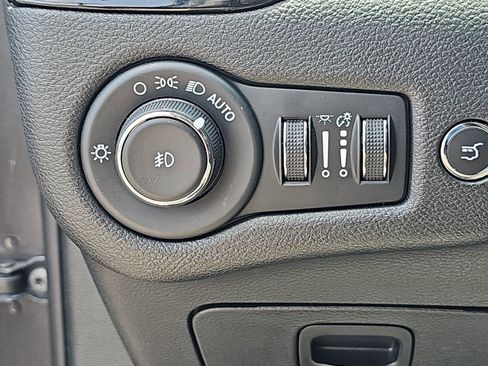 Used 2023 Jeep Cherokee Altitude Lux AWD/4WD image 31