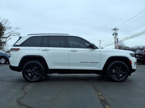 Certified 2023 Jeep Grand Cherokee Altitude image 2