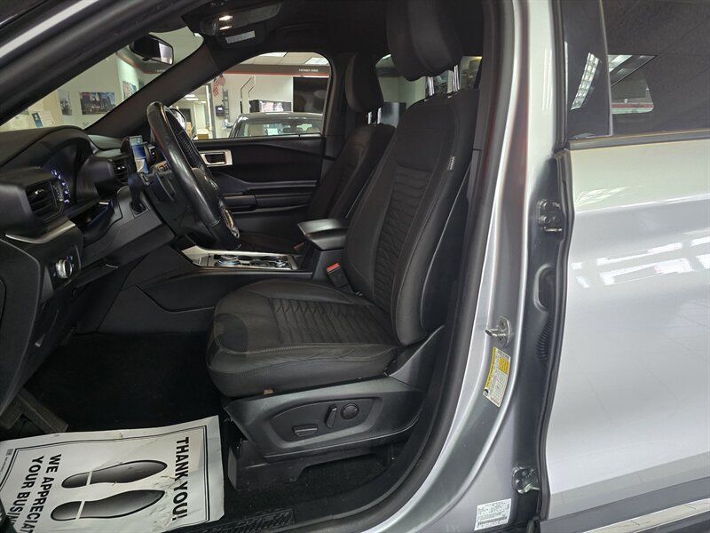 Used 2020 Ford Explorer XLT AWD/4WD image 9