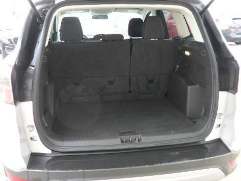 Used 2018 Ford Escape SE image 12