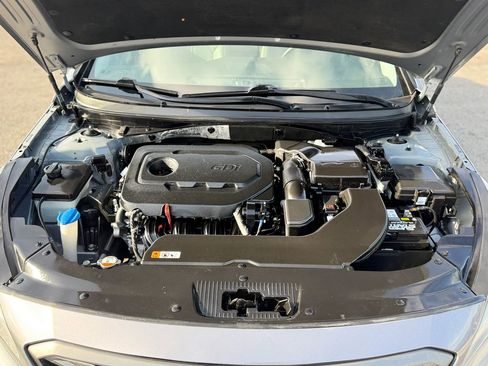 Used 2016 Hyundai Sonata Limited w/ Option Group 04 FWD image 11