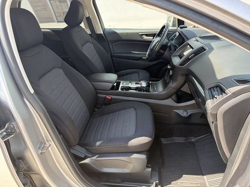 Used 2020 Ford Edge SE FWD image 25