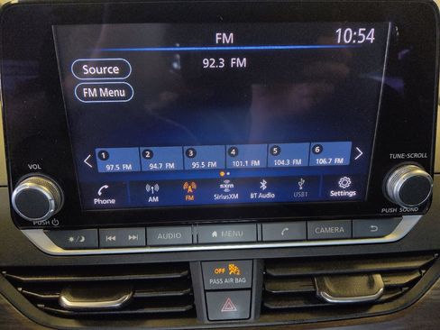 Used 2024 Nissan Altima 2.5 SV FWD image 25