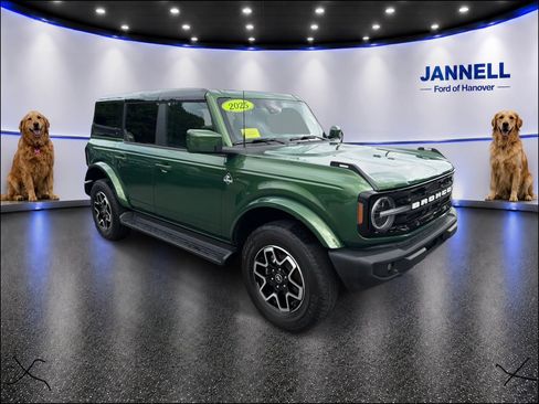Used 2025 Ford Bronco Outer Banks AWD/4WD image 3