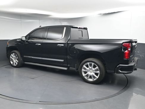 Used 2022 Chevrolet Silverado 1500 High Country w/ High Country Premium Package image 6