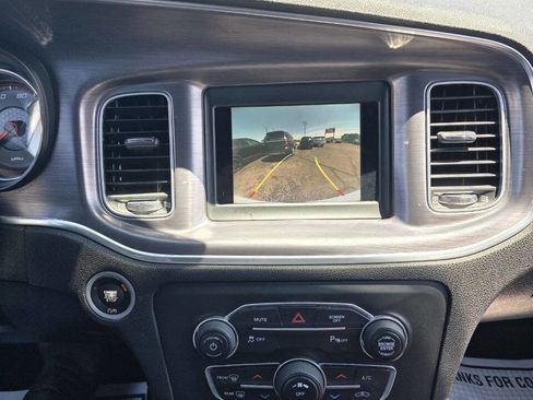 Used 2018 Dodge Charger SXT RWD image 15