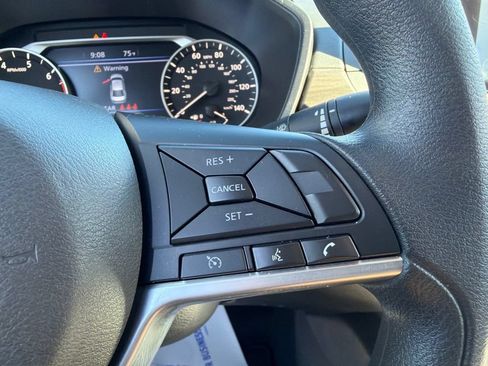 Used 2025 Nissan Altima 2.5 SV FWD image 17