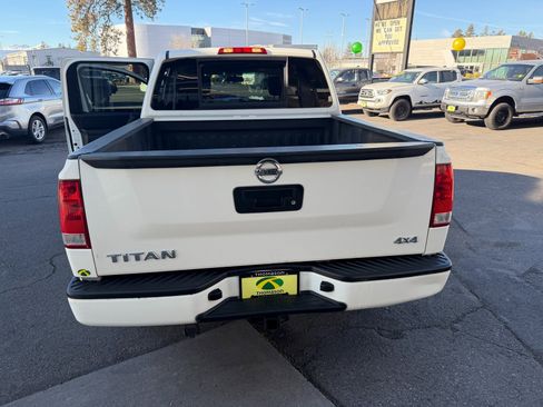 Used 2014 Nissan Titan SV image 6