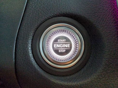 Certified 2020 Mercedes-Benz GLC 43 AMG 4MATIC image 27