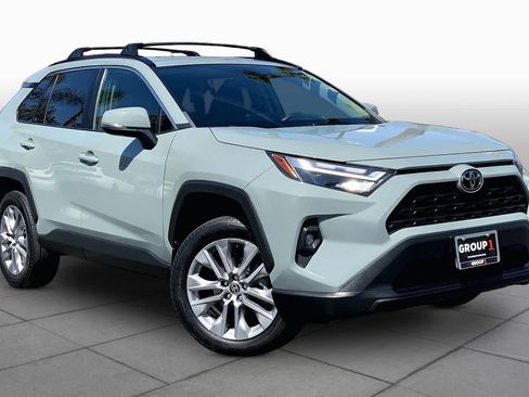 Used 2022 Toyota RAV4 XLE Premium FWD image 2