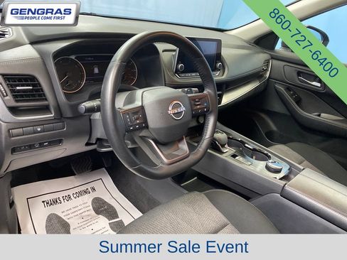 Used 2025 Nissan Rogue SV AWD/4WD image 11