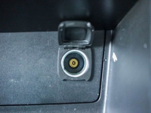 Used 2022 Chevrolet Colorado LT w/ Safety Package image 21