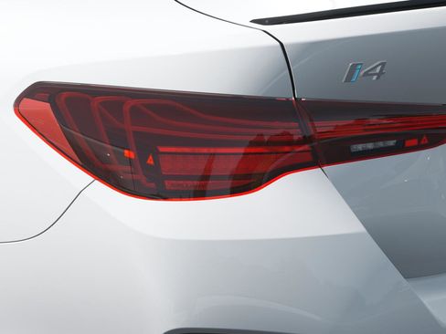 New 2025 BMW i4 eDrive40 image 8