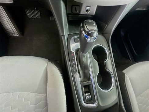 Used 2018 Chevrolet Equinox LT image 16