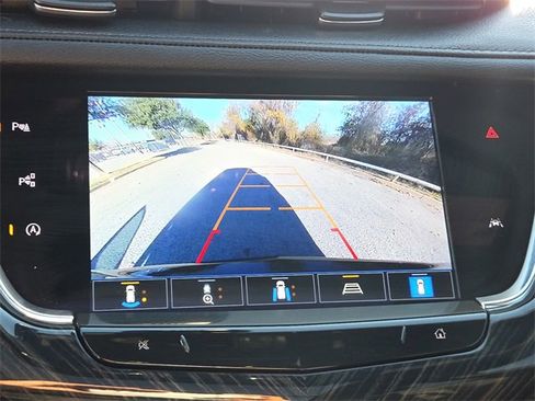 Used 2023 Cadillac XT6 Premium Luxury w/ Technology Package image 22