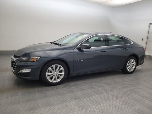 Used 2020 Chevrolet Malibu LT FWD image 2