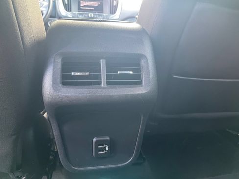 Used 2024 GMC Terrain SLE FWD image 22