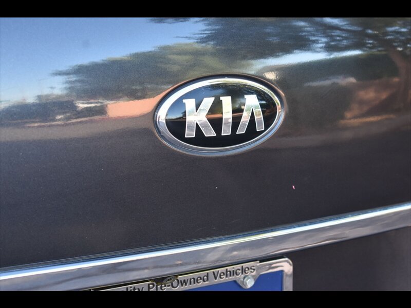 Used 2020 Kia Sedona LX FWD image 49