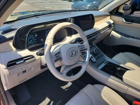 Used 2024 Hyundai Palisade Limited FWD image 21