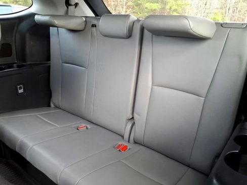 Certified 2023 Toyota Highlander L image 14