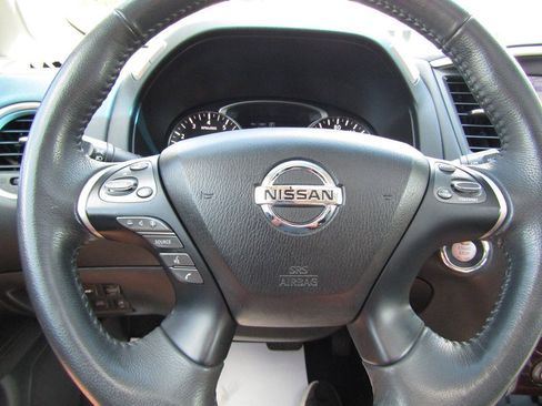 Used 2016 Nissan Pathfinder Platinum AWD/4WD image 22