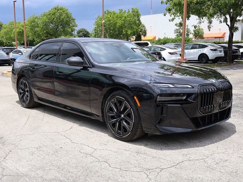 Used 2025 BMW 740i w/ Premium Package RWD image 2