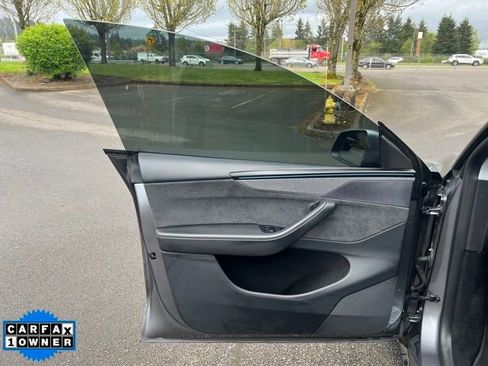 Used 2026 Tesla Model Y Long Range AWD/4WD image 17