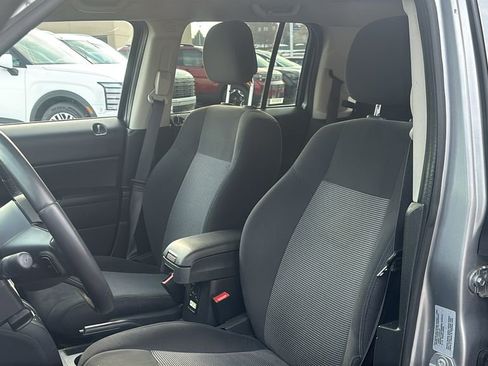 Used 2017 Jeep Patriot Latitude image 10