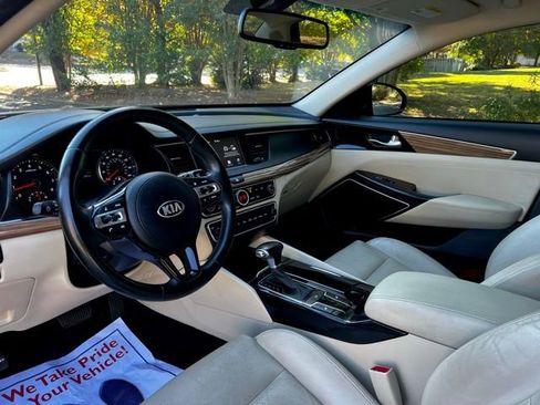 Used 2019 Kia Cadenza Premium FWD image 14