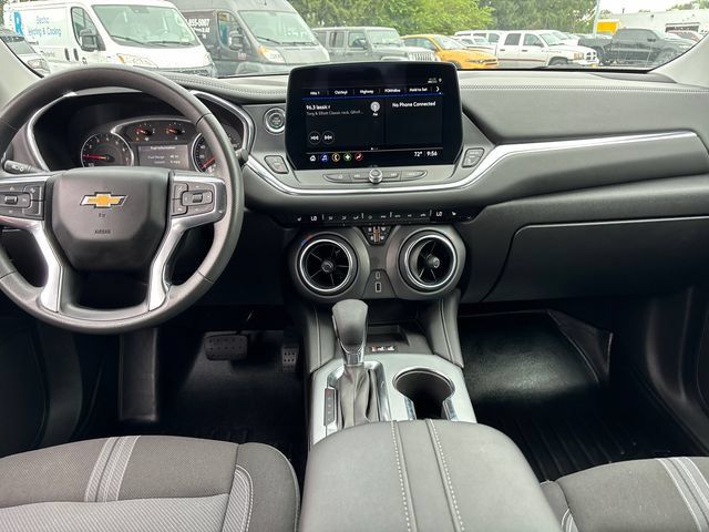 Used 2024 Chevrolet Blazer LT w/ Convenience Package FWD image 10