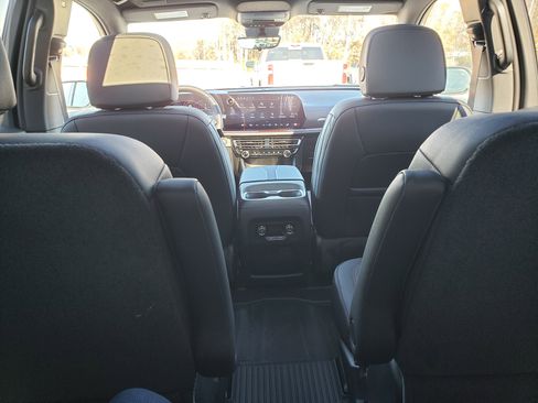 New 2026 Chevrolet Traverse Z71 w/ Driver Confidence Package image 35