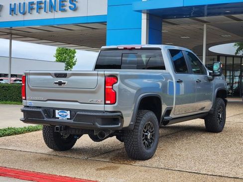 New 2026 Chevrolet Silverado 2500 ZR2 AWD/4WD image 4