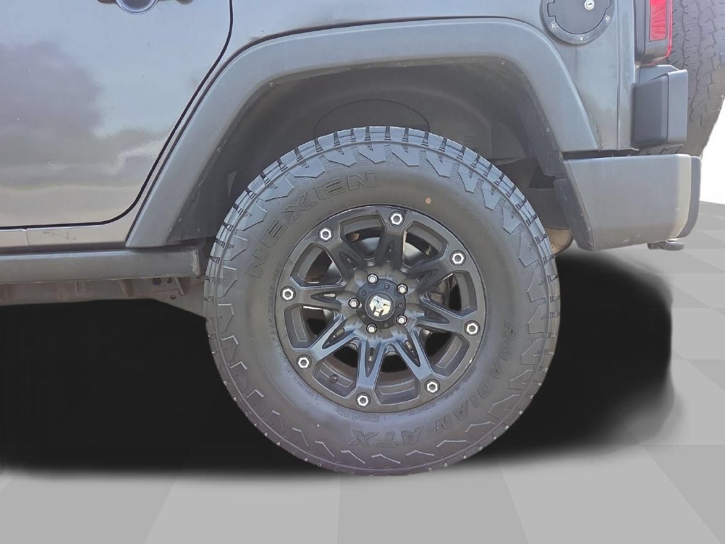Used 2018 Jeep Wrangler Unlimited Rubicon w/ Cold Weather Group AWD/4WD image 11