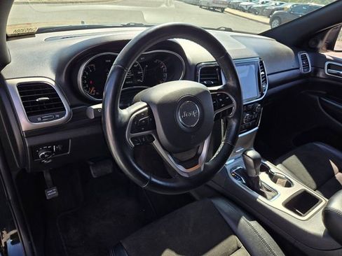 Used 2019 Jeep Grand Cherokee Altitude image 9