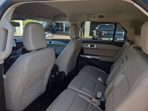 Used 2024 Ford Explorer Limited RWD image 10