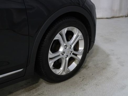 Used 2017 Chevrolet Bolt LT image 26