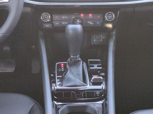 Certified 2025 Jeep Compass Latitude w/ Convenience Group image 18