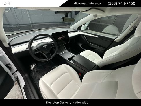 Used 2023 Tesla Model Y Long Range image 16