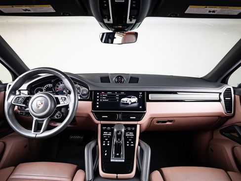 Certified 2023 Porsche Cayenne Platinum Edition AWD/4WD image 25