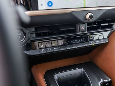 Used 2026 Toyota Crown Limited w/ Advanced Technology Package image 17