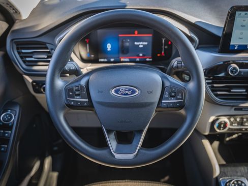 Certified 2025 Ford Escape Active image 22