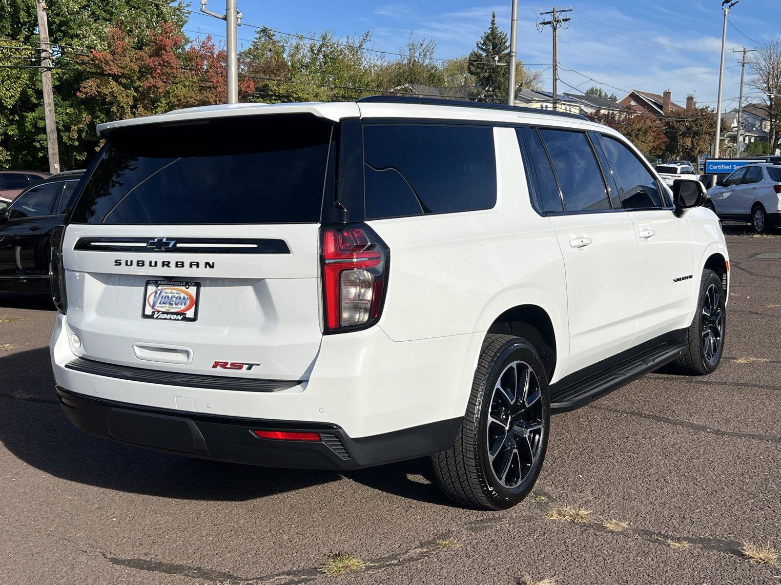 Used 2024 Chevrolet Suburban RST w/ Luxury Package AWD/4WD image 7