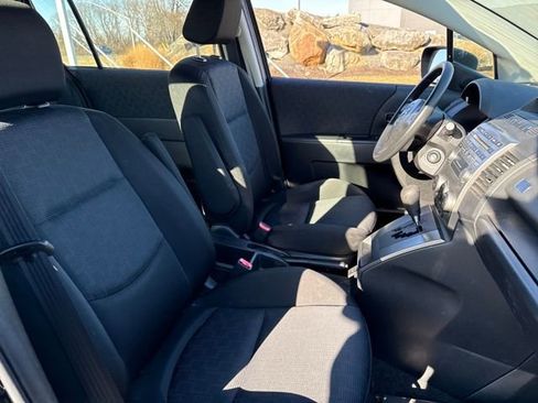Used 2010 MAZDA MAZDA5 Sport image 10