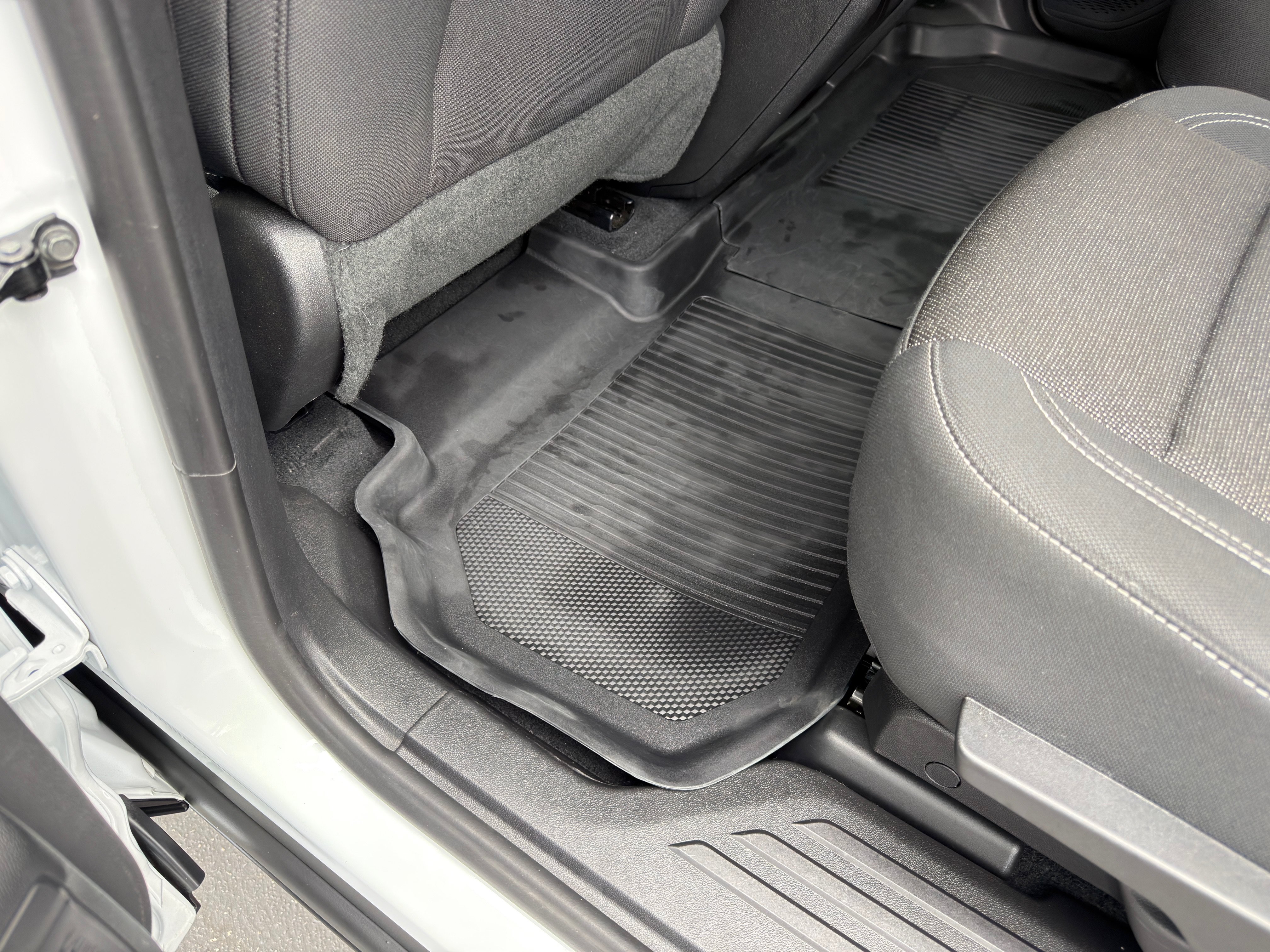 Used 2026 Chevrolet Traverse LT FWD image 23