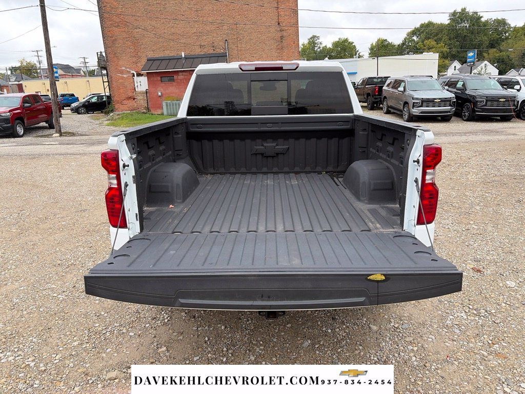 Used 2023 Chevrolet Silverado 1500 LT w/ Leather Package AWD/4WD image 29
