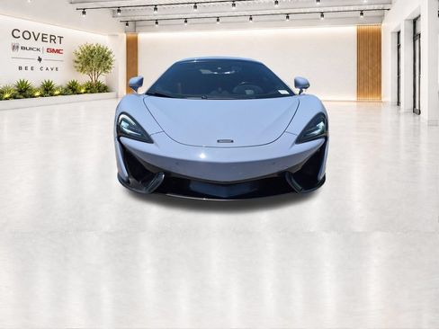 Used 2018 McLaren 570S Spider RWD image 3